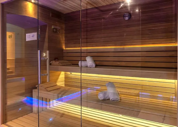 Accademia Club & Hotel 3*