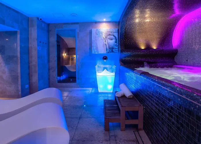 Accademia Club &