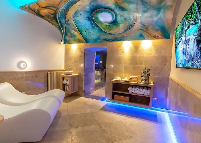 Accademia Club & Hotel 3*